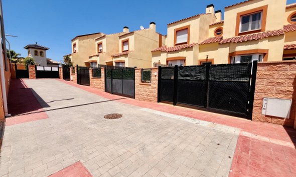 Resale - Terraced house / Townhouse - Orihuela Costa - Cabo Roig