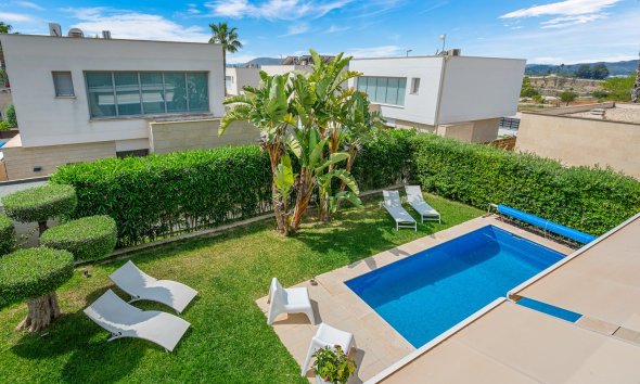 Resale - Villa - Orihuela Costa - Vistabella Golf