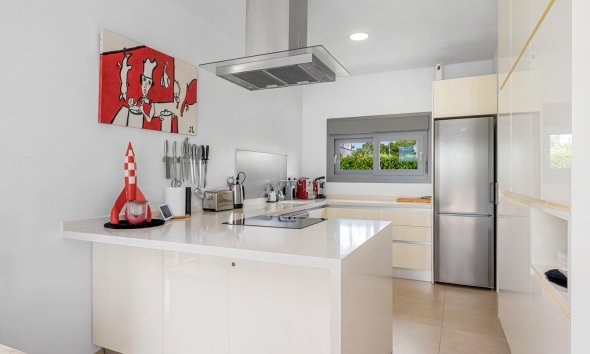 Resale - Villa - Orihuela Costa - Vistabella Golf