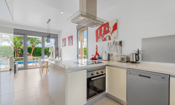 Resale - Villa - Orihuela Costa - Vistabella Golf