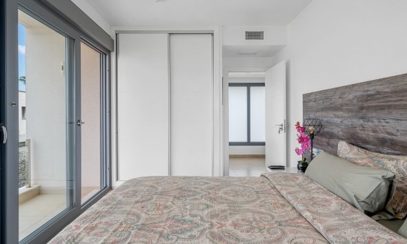 Resale - Villa - Orihuela Costa - Vistabella Golf