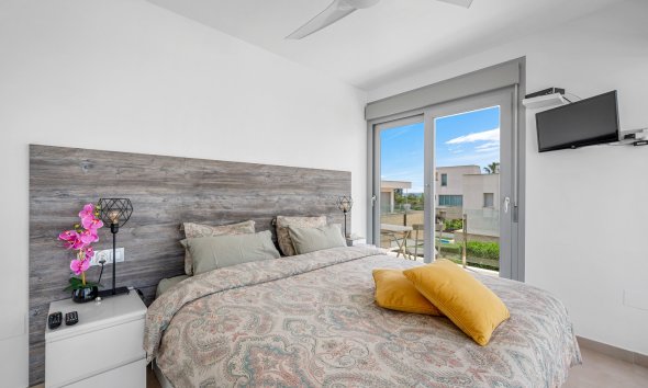 Resale - Villa - Orihuela Costa - Vistabella Golf