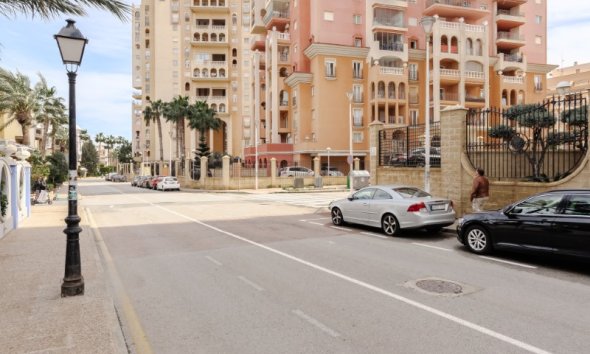Resale - Apartment - Torrevieja - Playa Los Locos