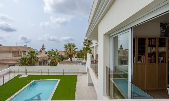 Resale - Apartment - Orihuela Costa - Villamartín