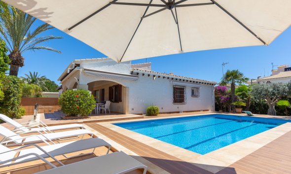 Resale - Villa - Orihuela Costa - Punta Prima