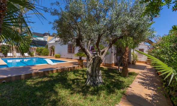 Resale - Villa - Orihuela Costa - Punta Prima