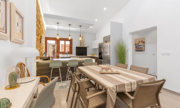 Resale - Villa - Orihuela Costa - Punta Prima