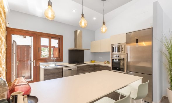 Resale - Villa - Orihuela Costa - Punta Prima