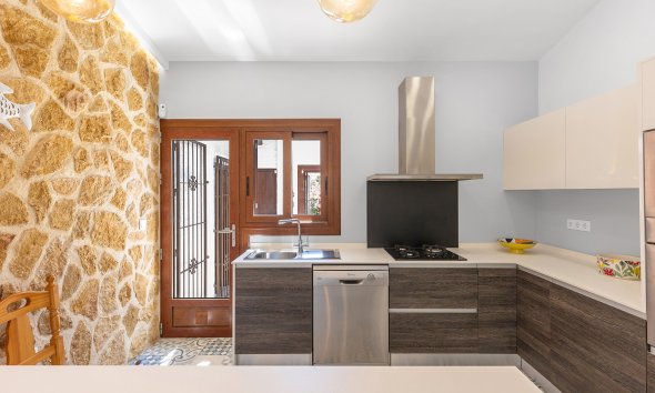 Resale - Villa - Orihuela Costa - Punta Prima