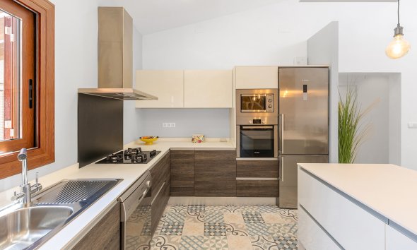 Resale - Villa - Orihuela Costa - Punta Prima