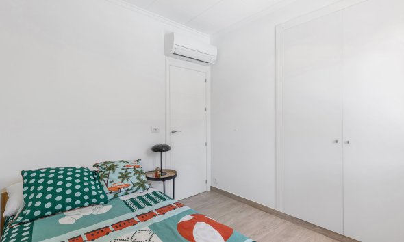 Resale - Villa - Orihuela Costa - Punta Prima