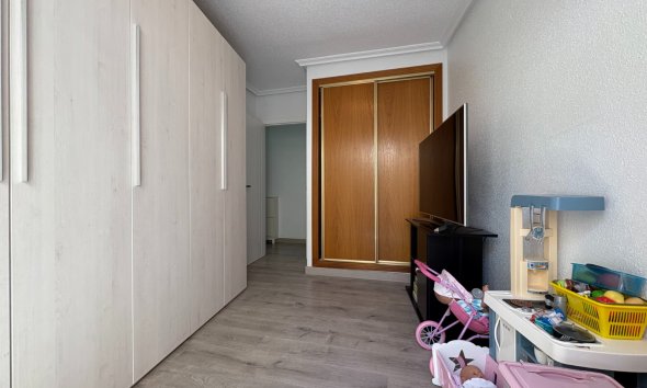 Resale - Apartment - Torrevieja - Centro