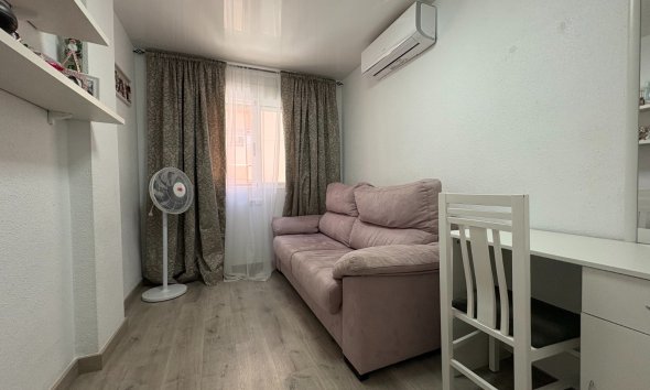 Resale - Apartment - Torrevieja - Centro