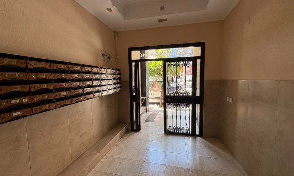 Resale - Apartment - Torrevieja - Centro