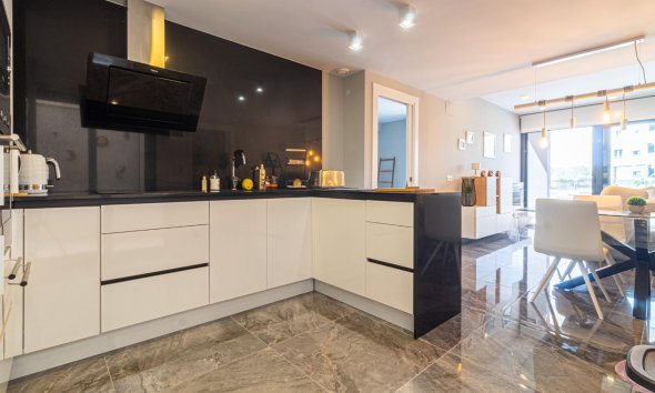 Resale - Apartment - Orihuela Costa - La Florida