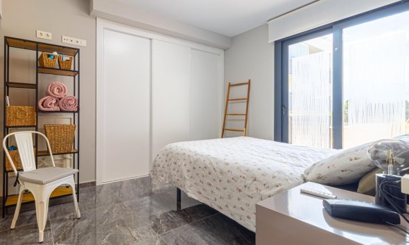 Resale - Apartment - Orihuela Costa - La Florida