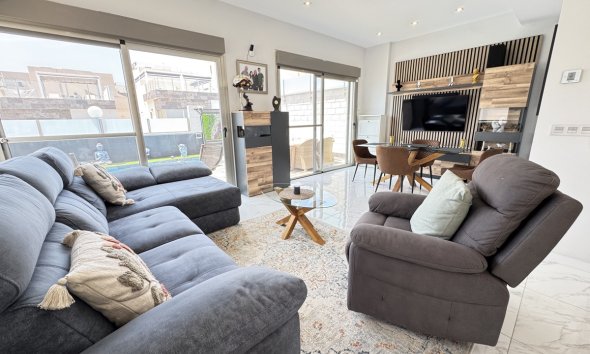 Resale - Villa - Orihuela Costa - Villamartin