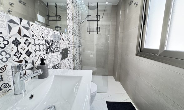 Resale - Villa - Orihuela Costa - Villamartin