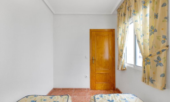 Resale - Apartment - Torrevieja - Estacion de autobuses