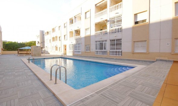 Resale - Apartment - Torrevieja - Estacion de autobuses