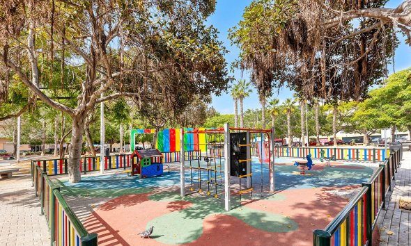 Resale - Apartment - Torrevieja - Estacion de autobuses