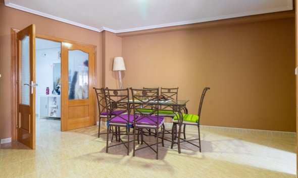 Resale - Apartment - Torrevieja - Playa de los locos