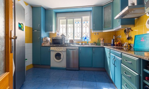 Resale - Apartment - Torrevieja - Playa de los locos