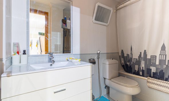 Resale - Apartment - Torrevieja - Playa de los locos