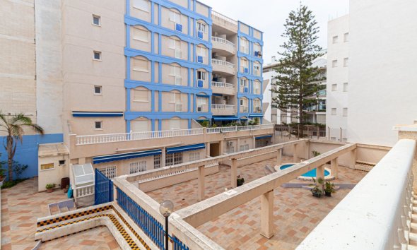 Resale - Apartment - Torrevieja - Playa de los locos