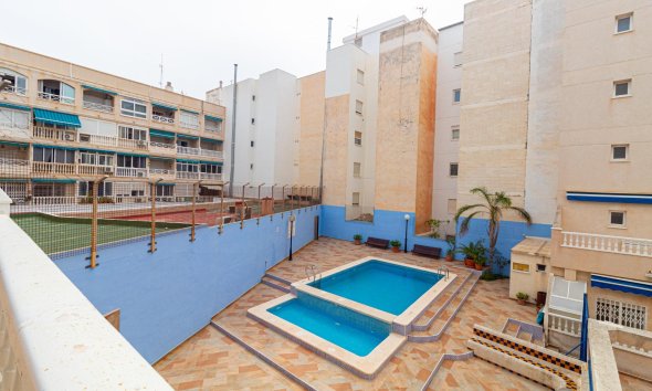 Resale - Apartment - Torrevieja - Playa de los locos
