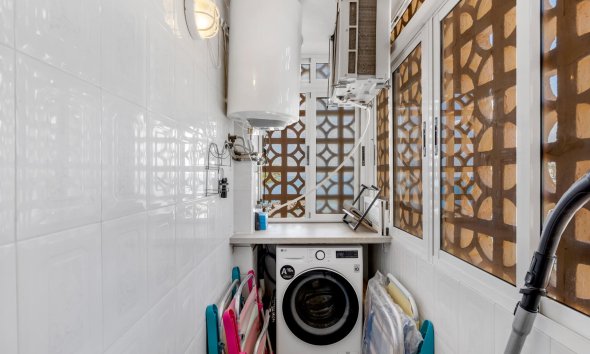 Resale - Apartment - Torrevieja - Playa del cura