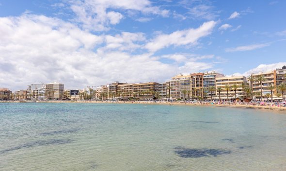 Resale - Apartment - Torrevieja - Playa del cura