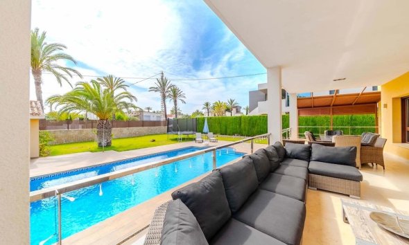 Resale - Villa - Orihuela Costa - Costa blanca