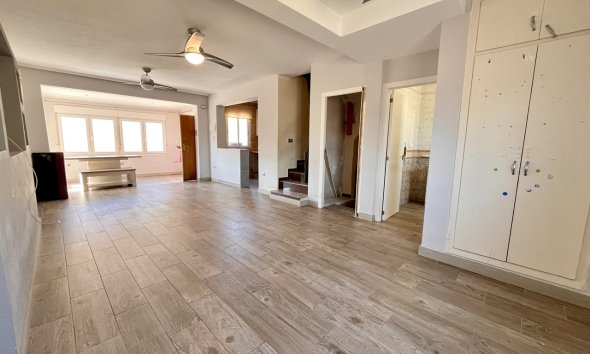 Rynek Wtórny - Willa - San Miguel de Salinas