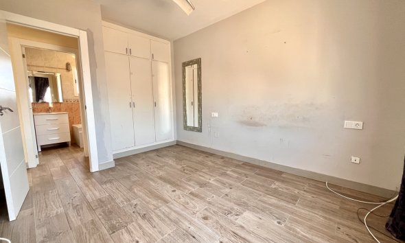 Rynek Wtórny - Willa - San Miguel de Salinas