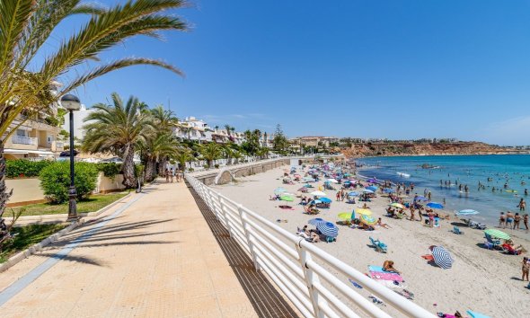 Resale - Apartment - Orihuela Costa - Campoamor