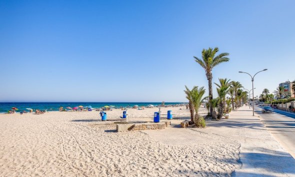 Resale - Apartment - Orihuela Costa - Campoamor