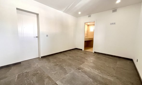 Resale - Villa - Torrevieja - Los Balcones