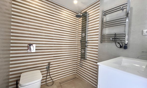 Resale - Villa - Torrevieja - Los Balcones