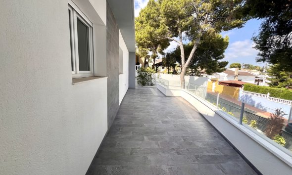 Resale - Villa - Torrevieja - Los Balcones