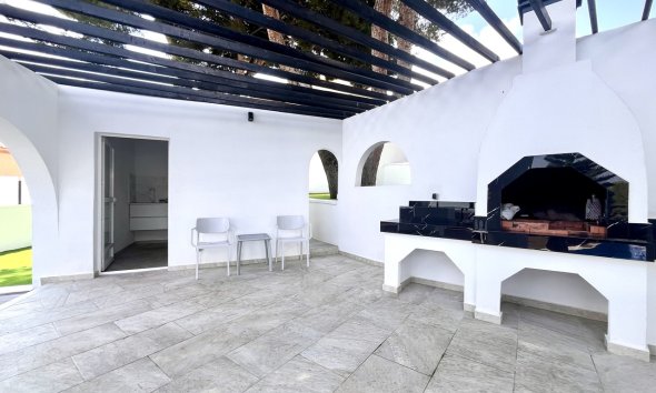 Resale - Villa - Torrevieja - Los Balcones