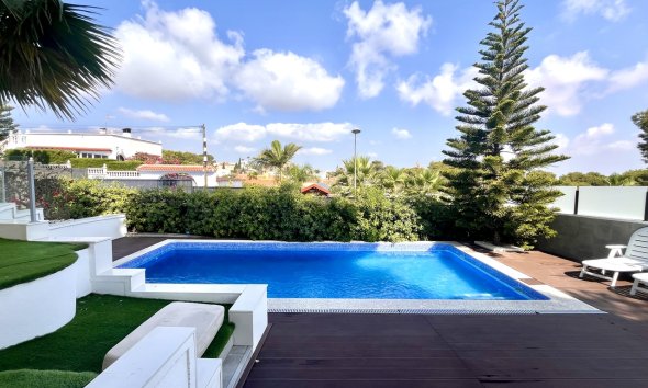 Resale - Villa - Torrevieja - Los Balcones