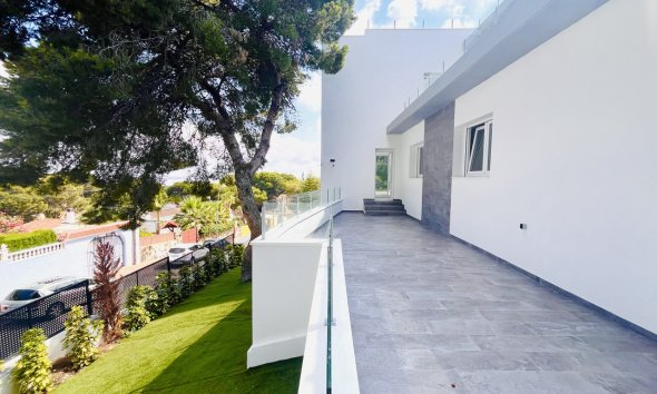 Resale - Villa - Torrevieja - Los Balcones