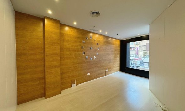 Resale - Commercial premises / Commercial unit / Retail space - Guardamar del Segura - Guardamar del Seguras*