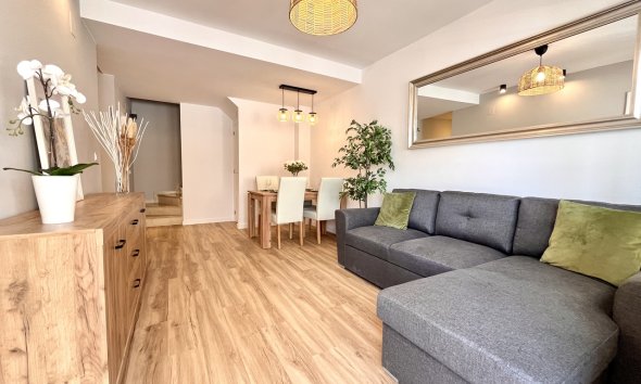 Resale - Terraced house / Townhouse - Torrevieja - Los Altos