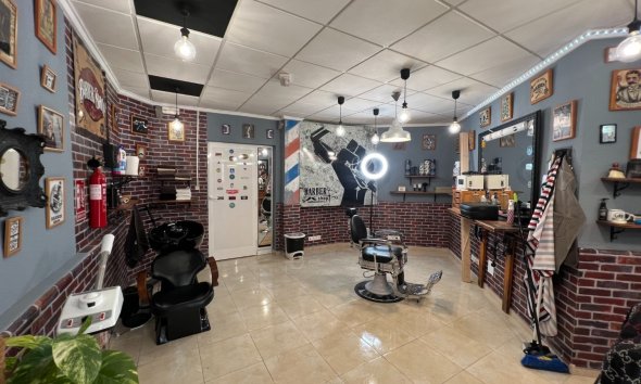 Resale - Commercial premises / Commercial unit / Retail space - Guardamar del Segura - Guardamar Del Segura