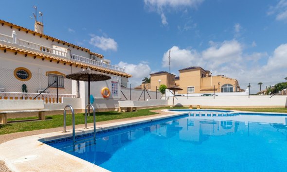 Resale - Terraced house / Townhouse - Torrevieja - Los altos