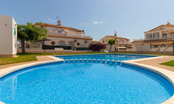 Resale - Terraced house / Townhouse - Torrevieja - Los altos