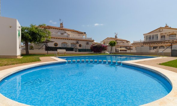 Resale - Terraced house / Townhouse - Torrevieja - Los altos