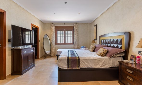 Reventa - Villa - Los Montesinos - La Herrada